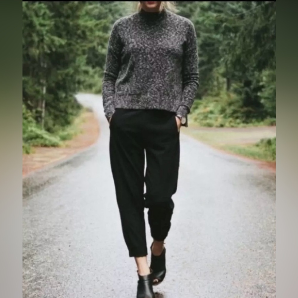 Babaton Ankle Crop Pull On Pant
Trousers Black Size 2
